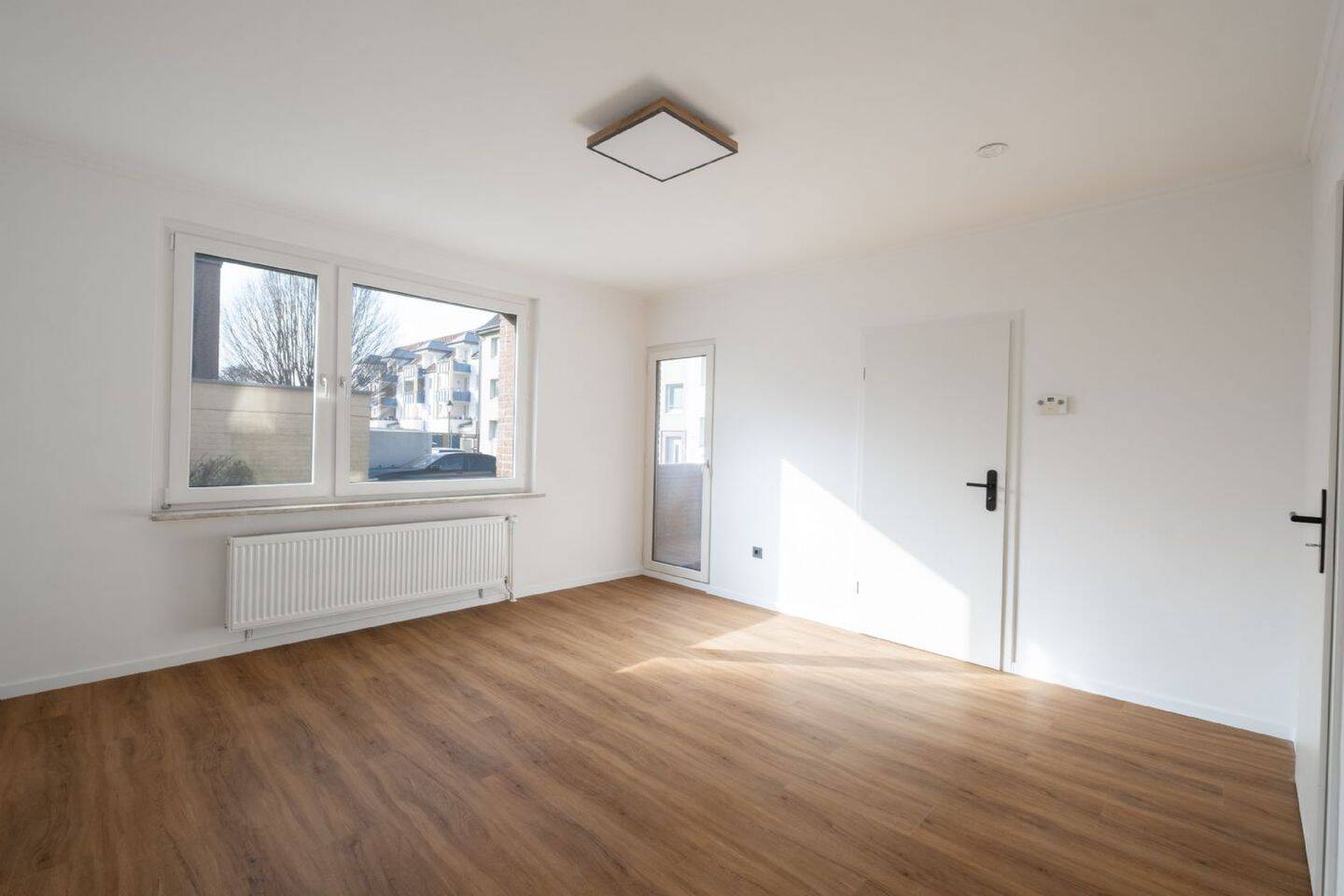 Modern wohnen in Düsseldorf – frisch renovierte 2-Zimmer-Wohnung mit Balkon und neuer Einbauküche, 40470 Düsseldorf (Düsseltal Grafenberg Mörsenbroich Rath)