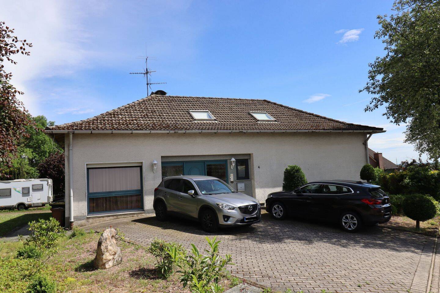 3-Zimmer Dachgeschosswohnung mit Balkon und Einbauküche in Bad Laer, 49196 Bad Laer
