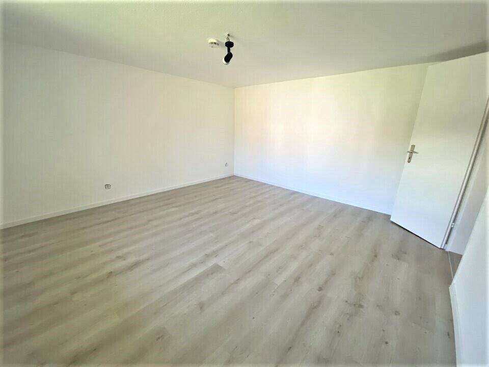 HERRLICHE EIGENTUMSWOHNUNG MIT GROßER DACHTERRASSE IM BELIEBTEN ORT TITISEE-NEUSTADT IM SCHWARZWALD, 79822 Titisee-Neustadt