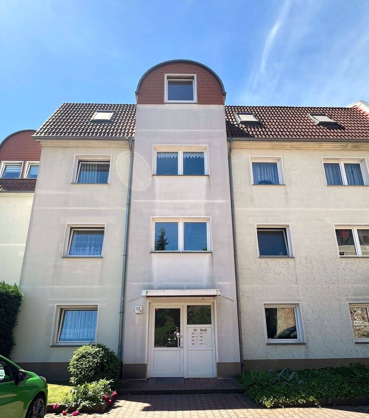 Gesamtpaket- 2 Zi- EG – große Terrasse – PkW Stellplatz – Keller, 6449 Aschersleben