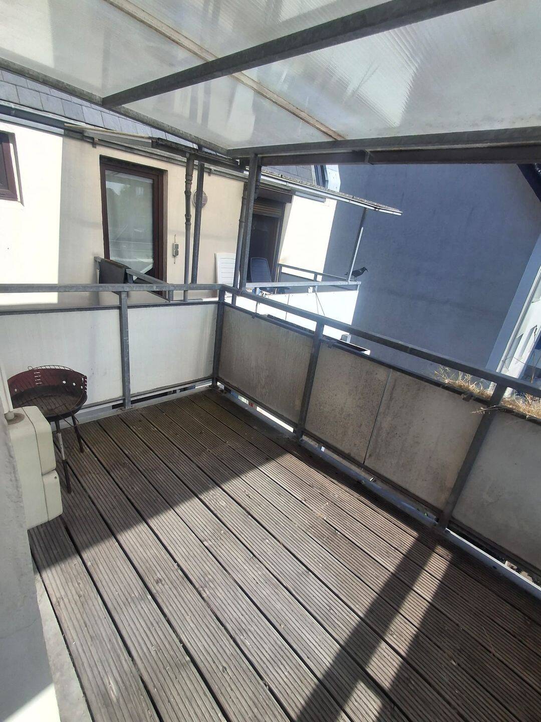 Schöne 3 ZKB mit Einbauküche und großem Bad und großem Balkon im 3.OG zu vermieten, 27576 Bremerhaven (Lehe Mitte)