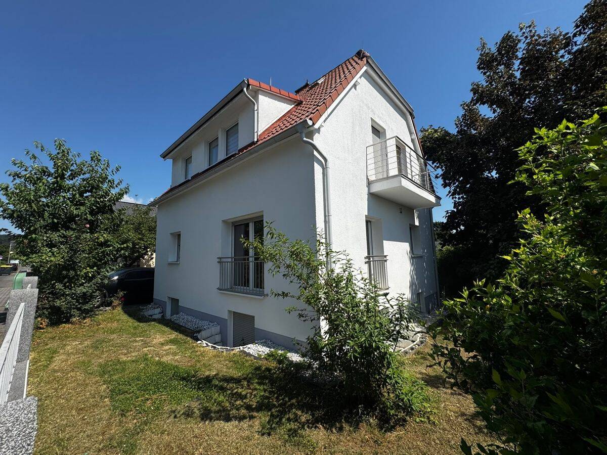 FREE STANDING HOUSE! Refurbished in 2021 with approx. 200 m², garden, garage, 11km from Clay Kaserne, 65199 Wiesbaden (Biebrich Dotzheim Frauenstein Wiesbaden)