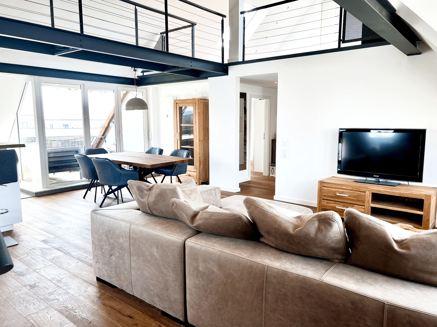Exklusive 3,5-Zimmer-Maisonette | 122 m² | Loggia | EBK | Stellplatz | Teilmöbliert | Friedrichsdorf, 61381 Friedrichsdorf