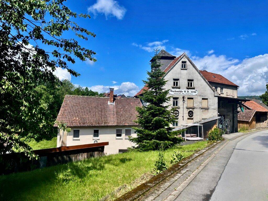 Besondere Immobilie mit viel Platz in Geroda!, 97779 Geroda