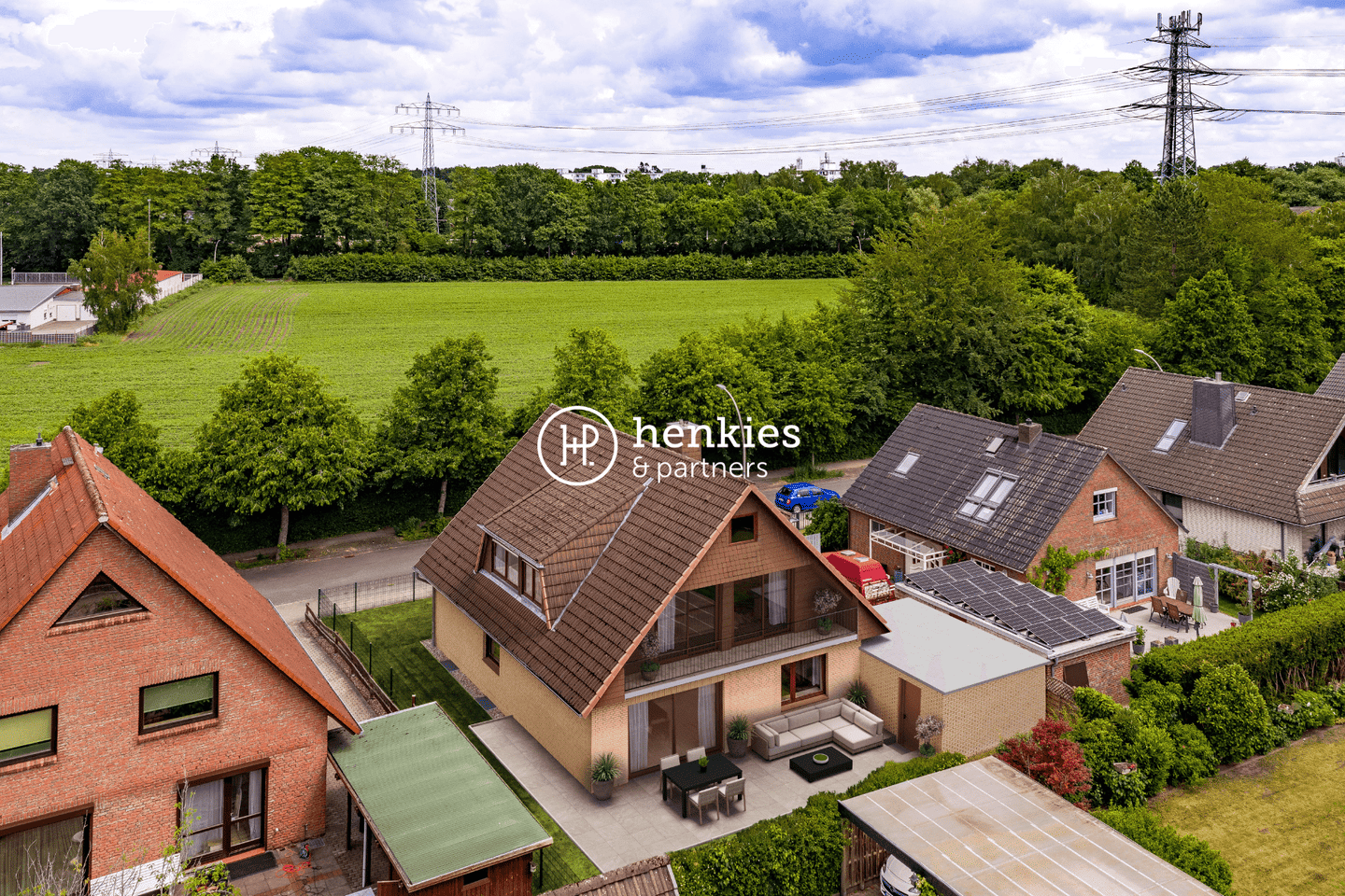 Zweifamilienhaus mit Potenzial – Ein Ort für Ihre Zukunft, 25469 Halstenbek