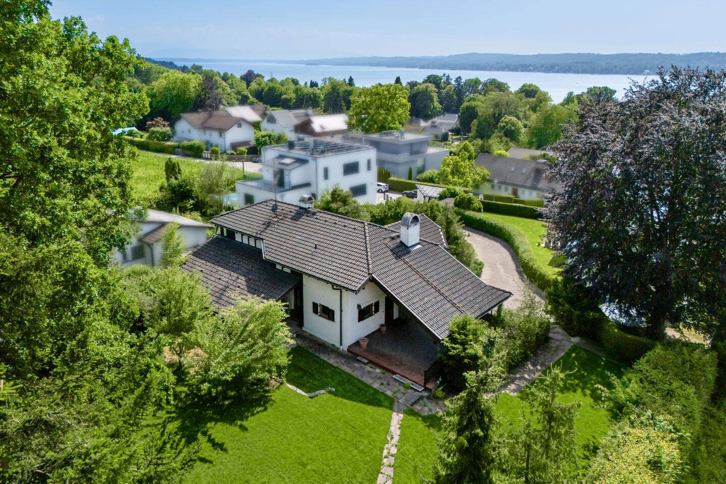 Über den Dingen. Ein Logenplatz mit Seeblick., 82335 Berg