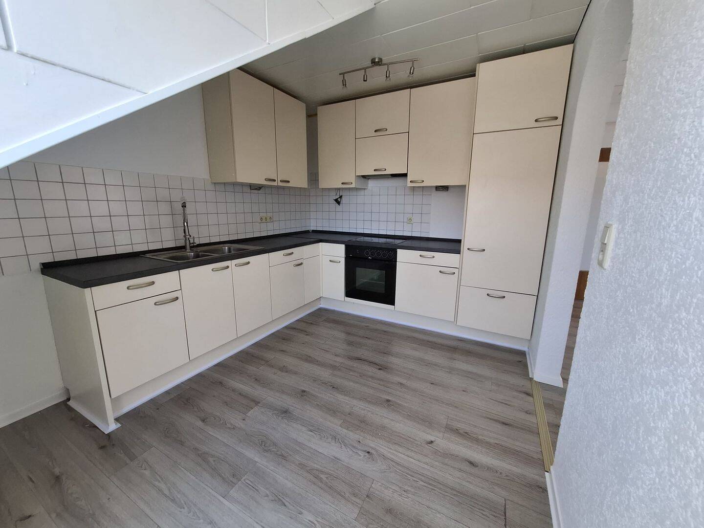 2 Zimmerwohnung (Dachgeschoß), 96231 Bad Staffelstein