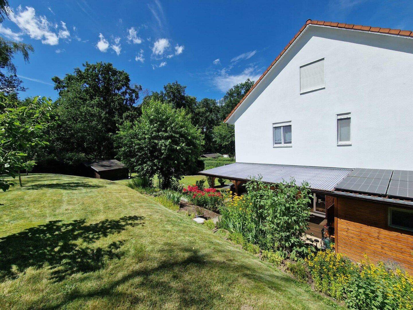 Familientraum mit 5 Zimmern und 145qm, großes Grundstück sehr idyllisch am Waldrand, 14974 Ludwigsfelde