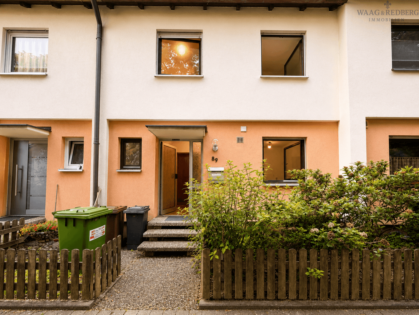 Gepflegtes Reihenmittelhaus mit ausgebautem Dachgeschoss und Garten, 90530 Wendelstein