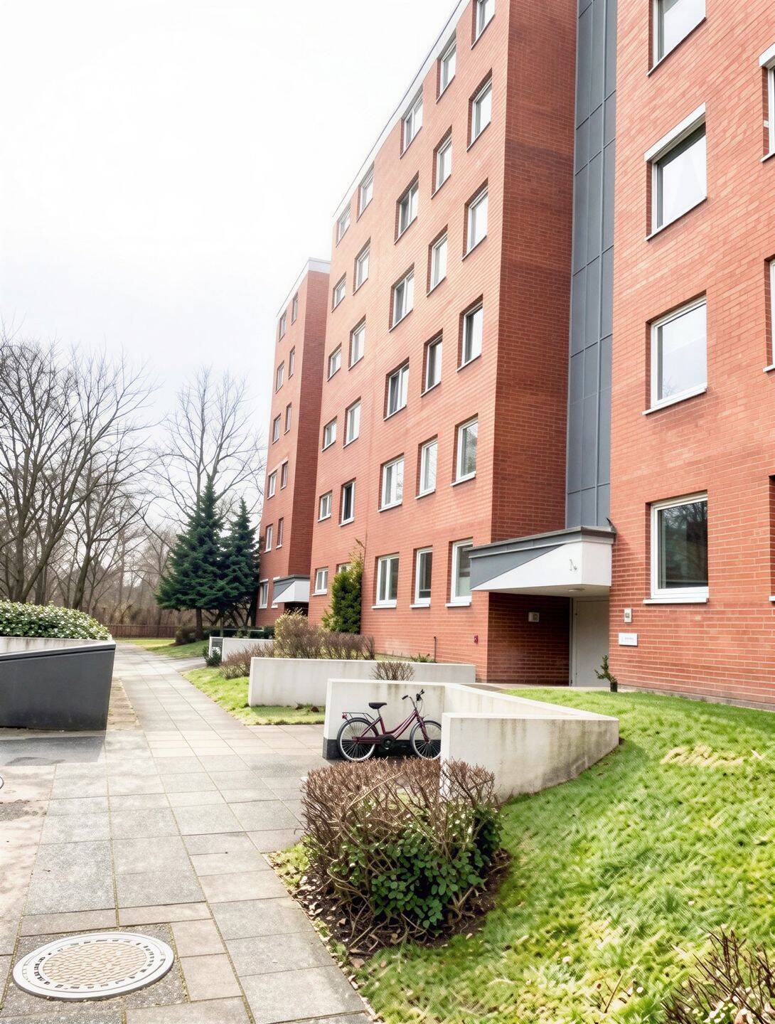 Langjährig vermietete 2,5-Zimmer-Terrassen-Wohnung, optional mit Tiefgaragenstellplatz in Neumünster-Ruthenberg zu verkaufen, 24539 Neumünster (Gadeland Ruthenberg Stör Wittorf)