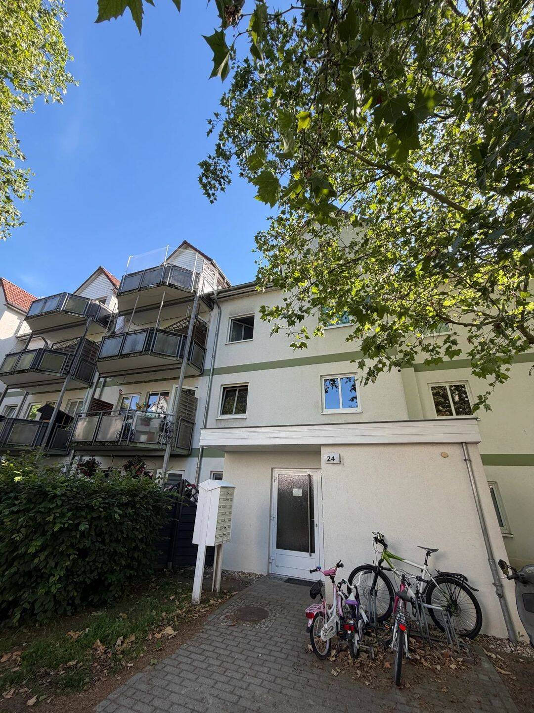 **Frisch in der Sanierung** sonnige Etagenwohnung mit Terrasse + neuer Einbauküche in grüner Lage, 15831 Blankenfelde-Mahlow