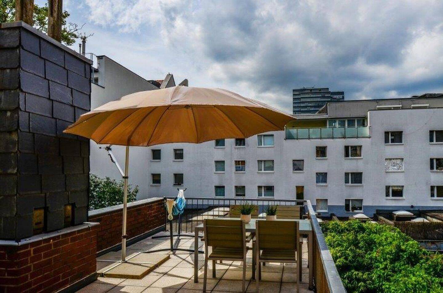 Deutz, 2,5-Zimmer mit großer Dachterrasse…Furnished Apartment Cologne-Deutz, 50679 Köln (Innenstadt-Deutz Deutz Kalk Mülheim)
