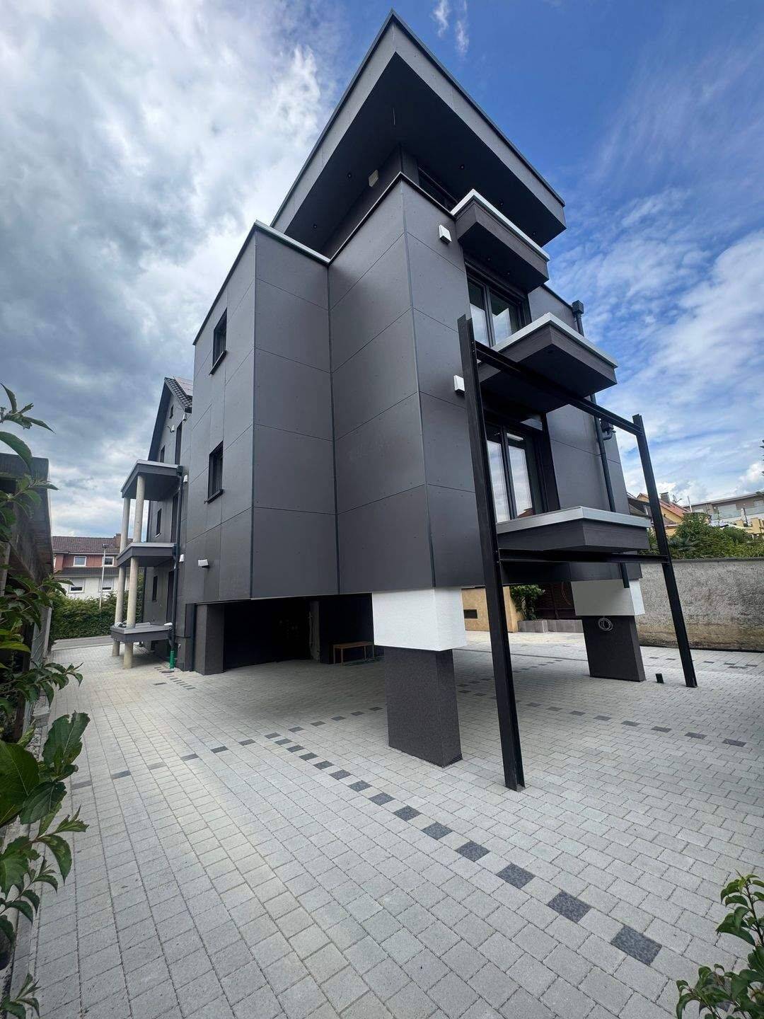 Penthouse Flair über den Dächern Friedrichshafens – exclusive 2-Zimmer-Wohnung mit drei Balkonen, 88045 Friedrichshafen