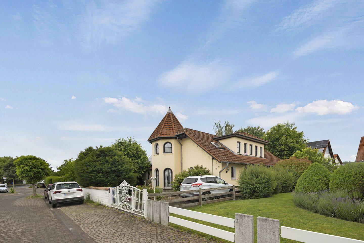 Das Haus, das mitwächst: Freistehendes Familiendomizil mit Einliegerwohnung!, 35418 Buseck