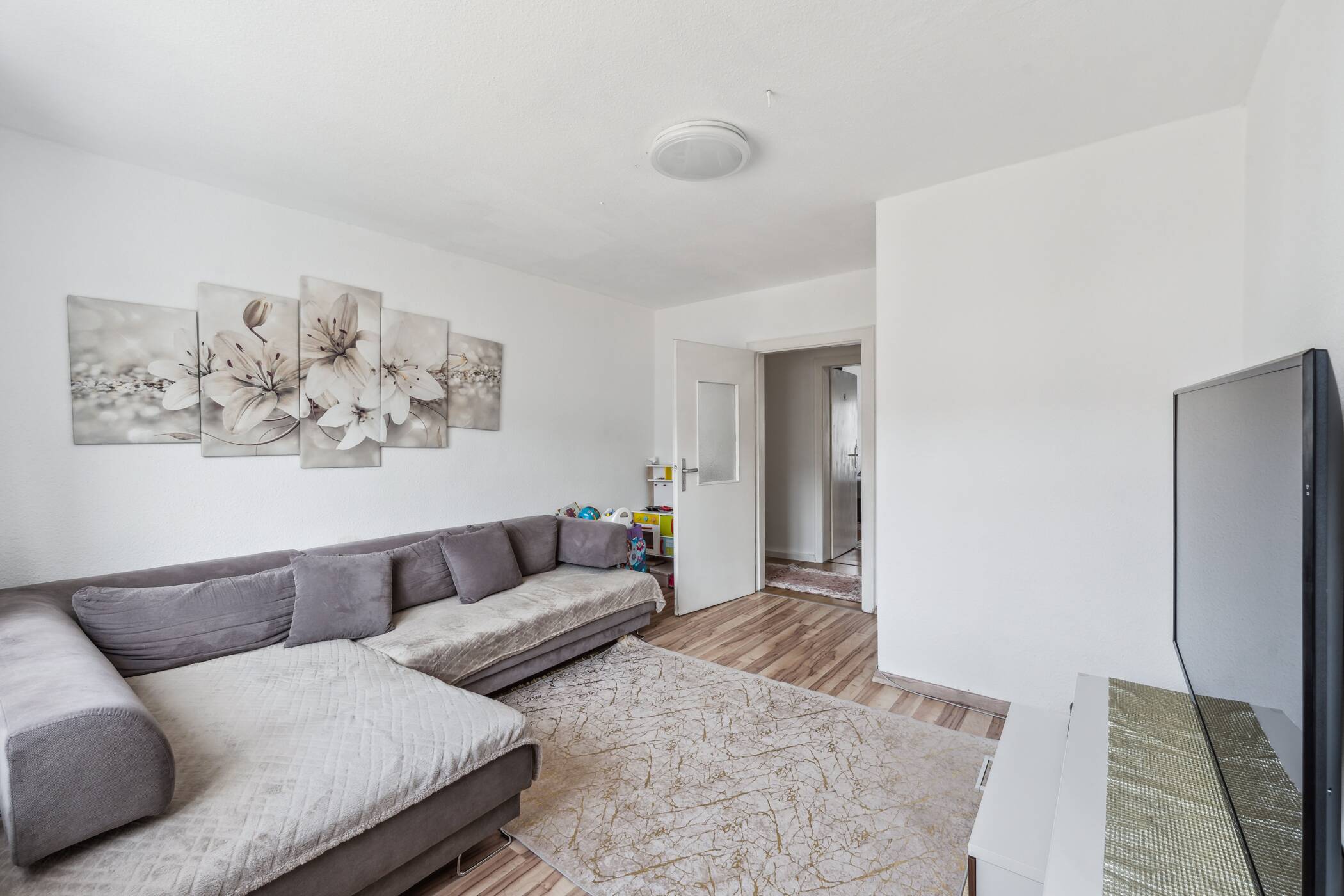 Gepflegte 2-Zimmer-Wohnung (52 m²) mit Einbauküche in zentraler Lage von Nürnberg, 90459 Nürnberg