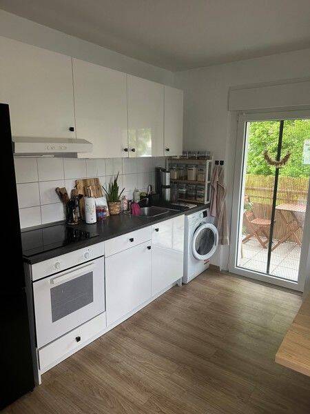 Zum 01.08: 2-Zimmer-Wohnung in Hassels – bald mit Garten, Übernahme der Küche möglich, 40599 Düsseldorf (Benrath Hassels Holthausen Reisholz)