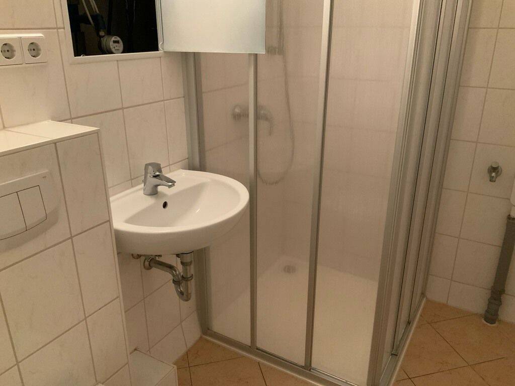 Senioren aufgepasst: 1-Raumwohnung mit Dusche, Balkon und separater Küche, 4209 Leipzig (Grünau-Mitte Grünau-Nord Grünau-Ost Schönau)