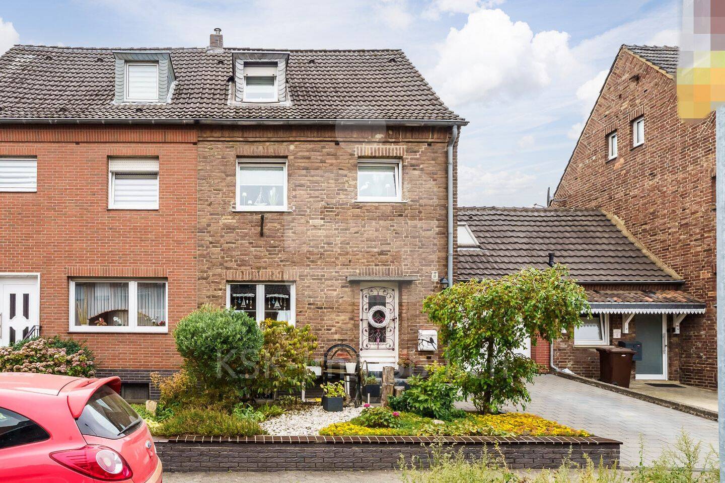 Doppelhaushälfte mit Gartenidylle, Anbau und attraktiven Nutzflächen, 50374 Erftstadt