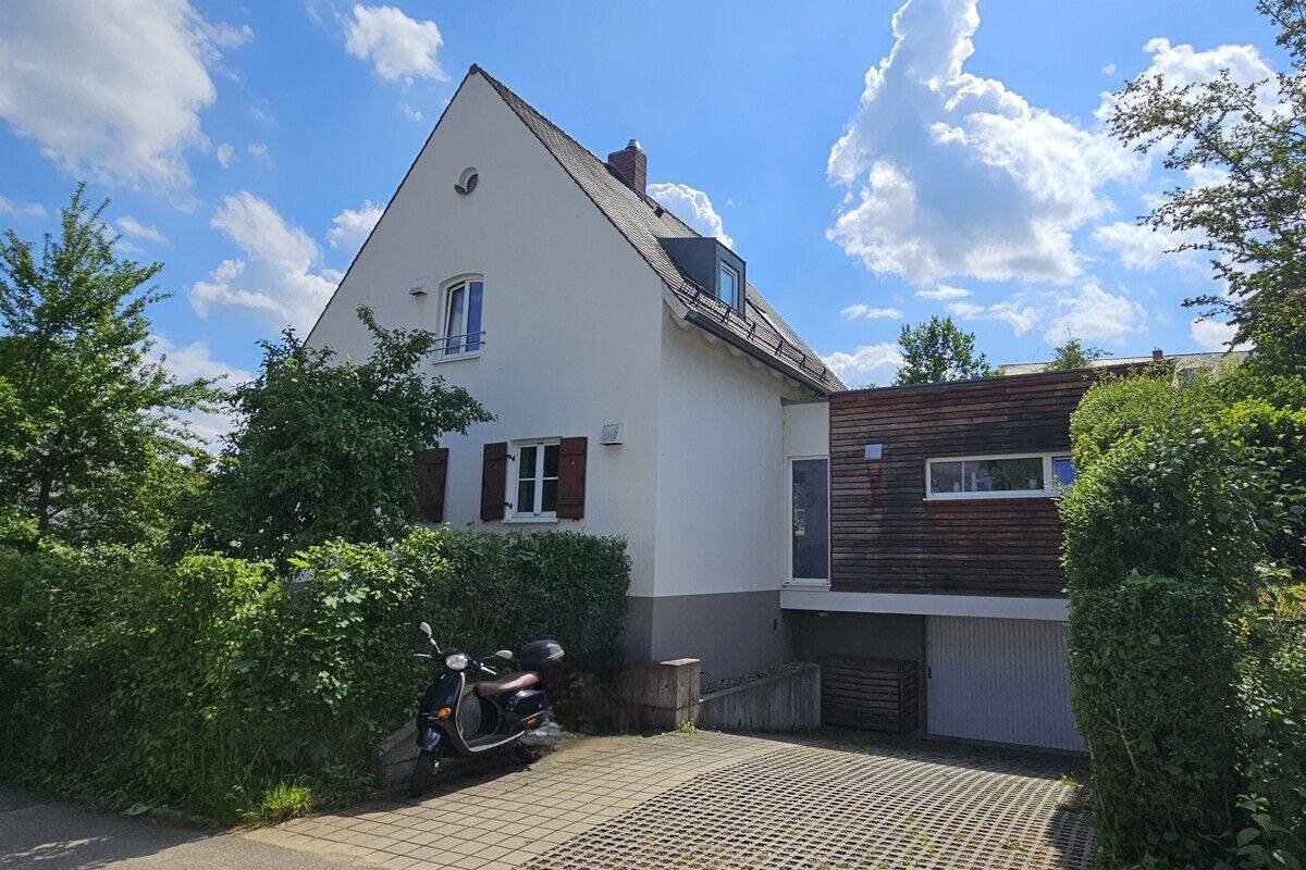 Zwischen historischer Altstadt und Universität – Einfamilienhaus von stiller, aber höchster Qualität, 93051 Regensburg (Galgenberg Großprüfening-Dechbetten-Königswiesen Kumpfmühl-Ziegetsdorf-Neuprüll)