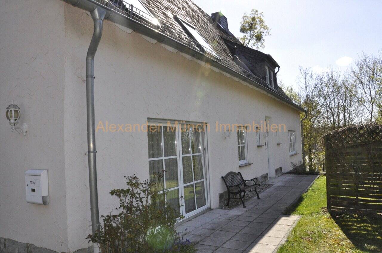 Großzügiges 8-Zimmer-Einfamilienhaus mit Lagegrundstück in Idstein-Stadt!, 65510 Idstein