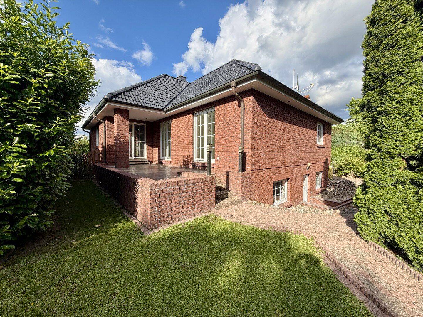 225 qm Familienglück auf 2 Ebenen + Toller Garten, Sauna & Kamin, 21398 Neetze