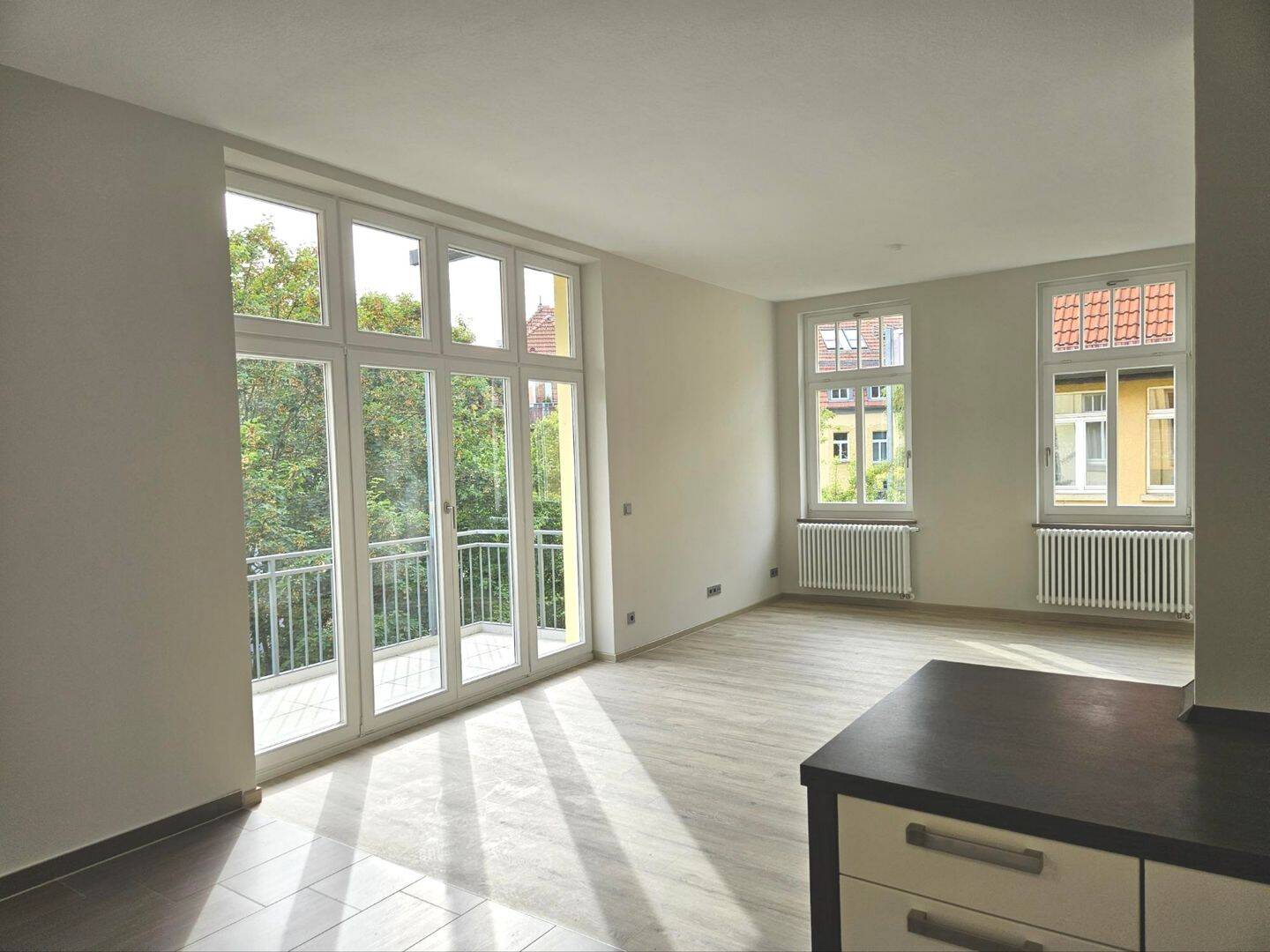 Erstbezug nach Modernisierung – Helle 2-Zi.-Wohnung mit Balkon, EBK und Aufzug, 99094 Erfurt