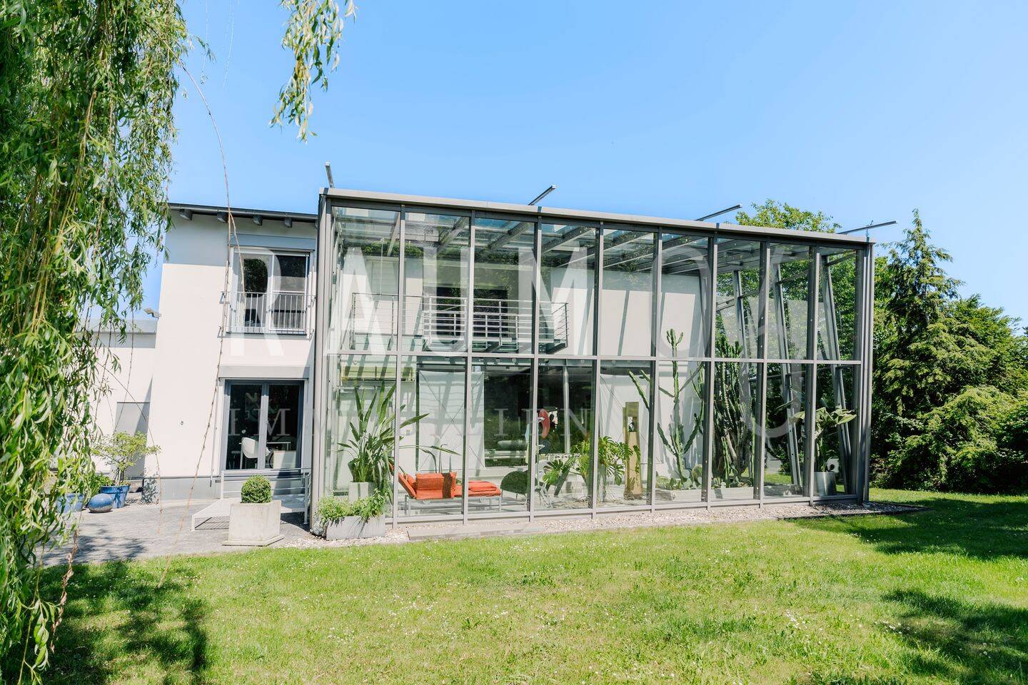 Exklusives Designhaus mit beeindruckender Glasarchitektur, Wellnessbereich und Heimkino, 96247 Michelau i. OFr.