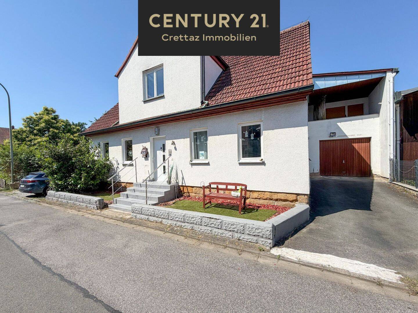 Wohnen, vermieten oder beides – vielseitiges Haus mit 3 Wohnungen, Garten und Garage, 96247 Michelau i. OFr.
