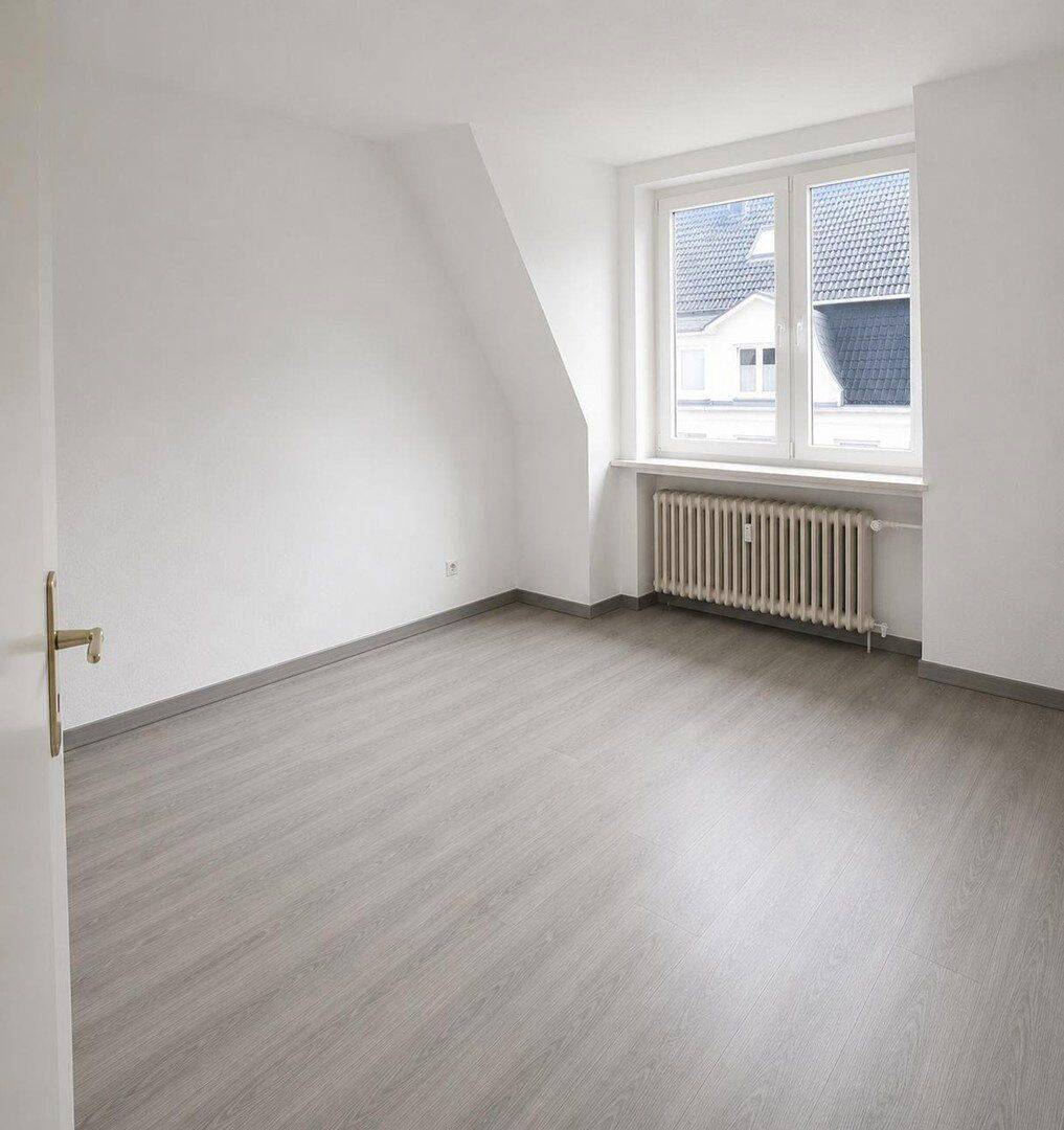 Neuss: Sanierte 3-Zimmer-Wohnung, ca. 6,9 % Rendite, provisionsfrei, 41464 Neuss