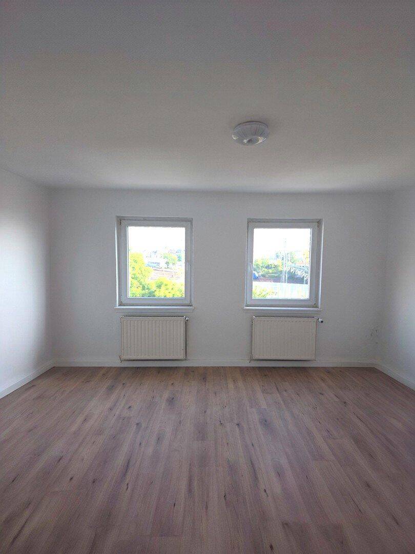 frisch renovierte 2-Zimmer-Wohnung mit neuer Einbauküche in Mannheim-Lindenhof, 68163 Mannheim (Fabrikstation Lindenhof Neuhermsheim Neuostheim)