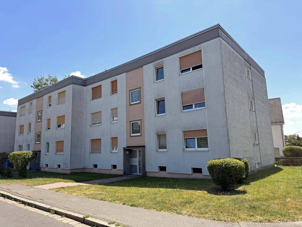 WEN Rehbühl! Modernisierte 3 Zi.-ETW mit Balkon, EBK, Garage und freiem Ausblick, frei ab 01.08.2026, 92637 Weiden i.d. OPf. (Weiden)