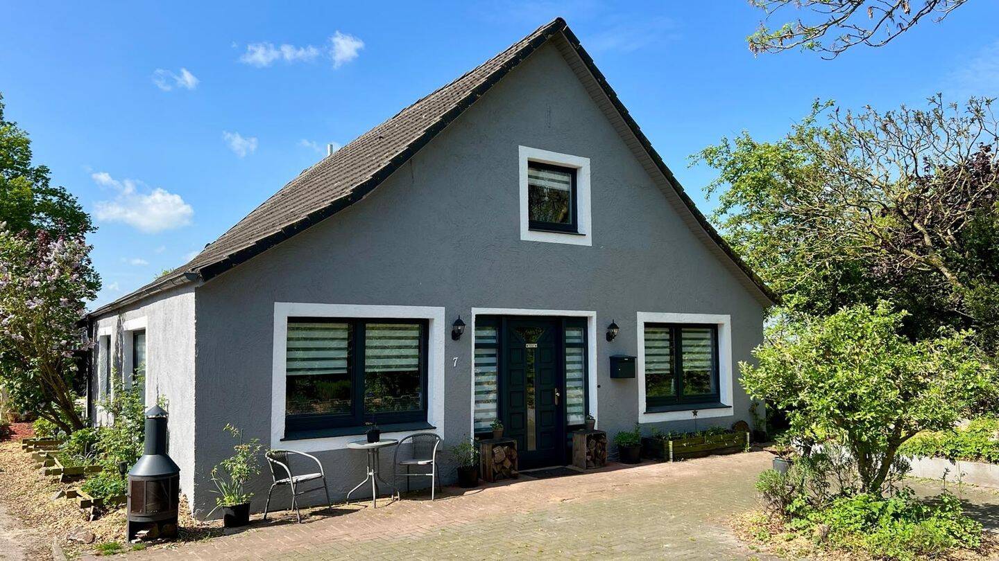 Charmantes Einfamilienhaus mit liebevoll angelegtem Garten in Nordenham-Tettens, 26954 Nordenham