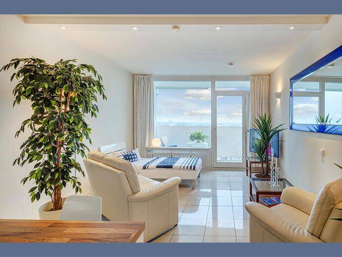 Möbliert: Großzügiges Apartment in der Nähe des Olympiaparks, 80993 München (Moosach)