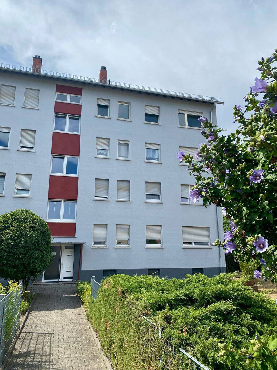 Frisch renovierte 3-ZKBB (+Garage) in Viernheim-West
Bezugsfrei ab 01.09., 68519 Viernheim