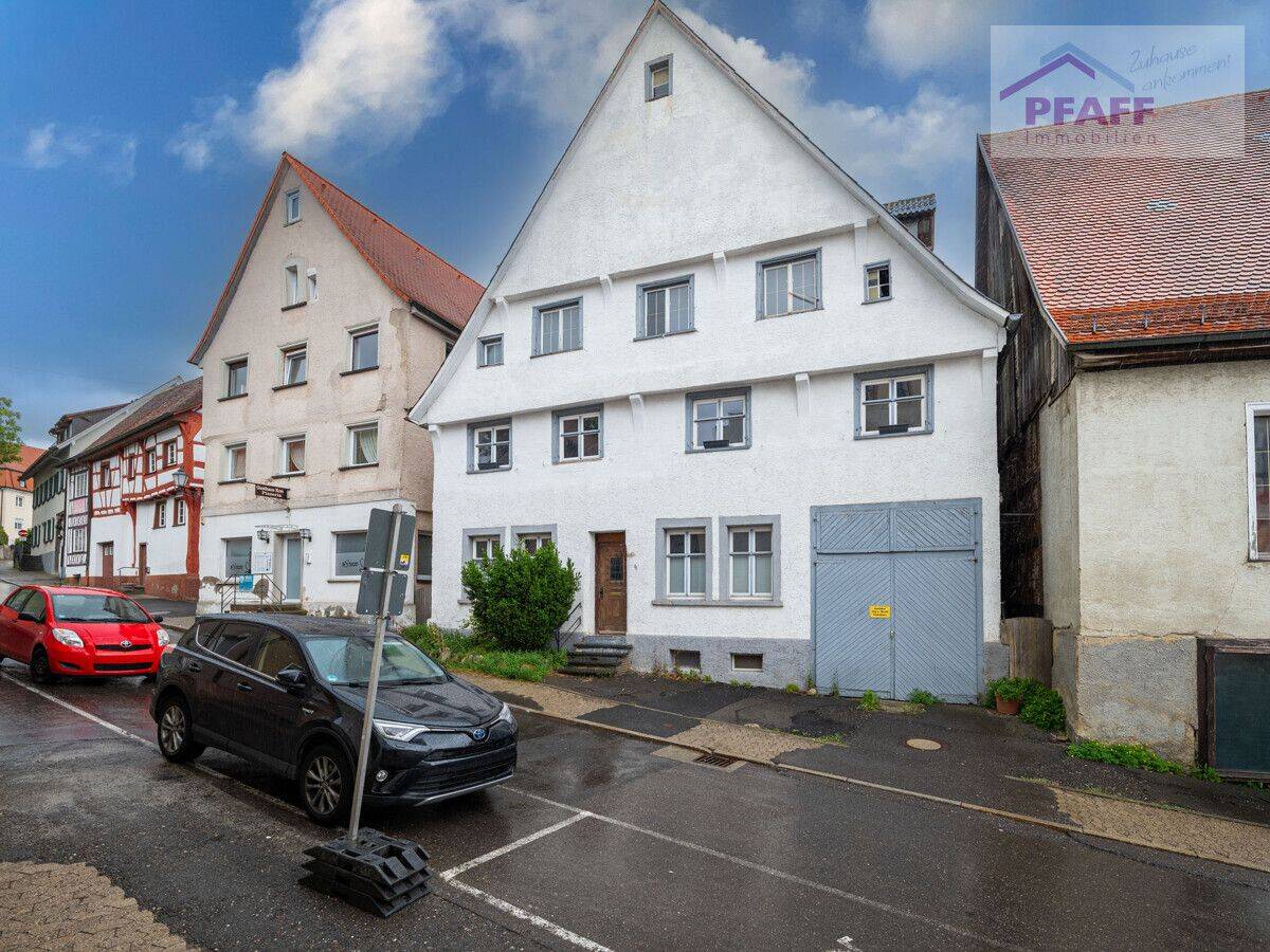 Zuhause ankommen in Pfullendorf in der Pfarrhofgasse! Mehrfamilienhaus mit Potential für 3 Whg., 88630 Pfullendorf