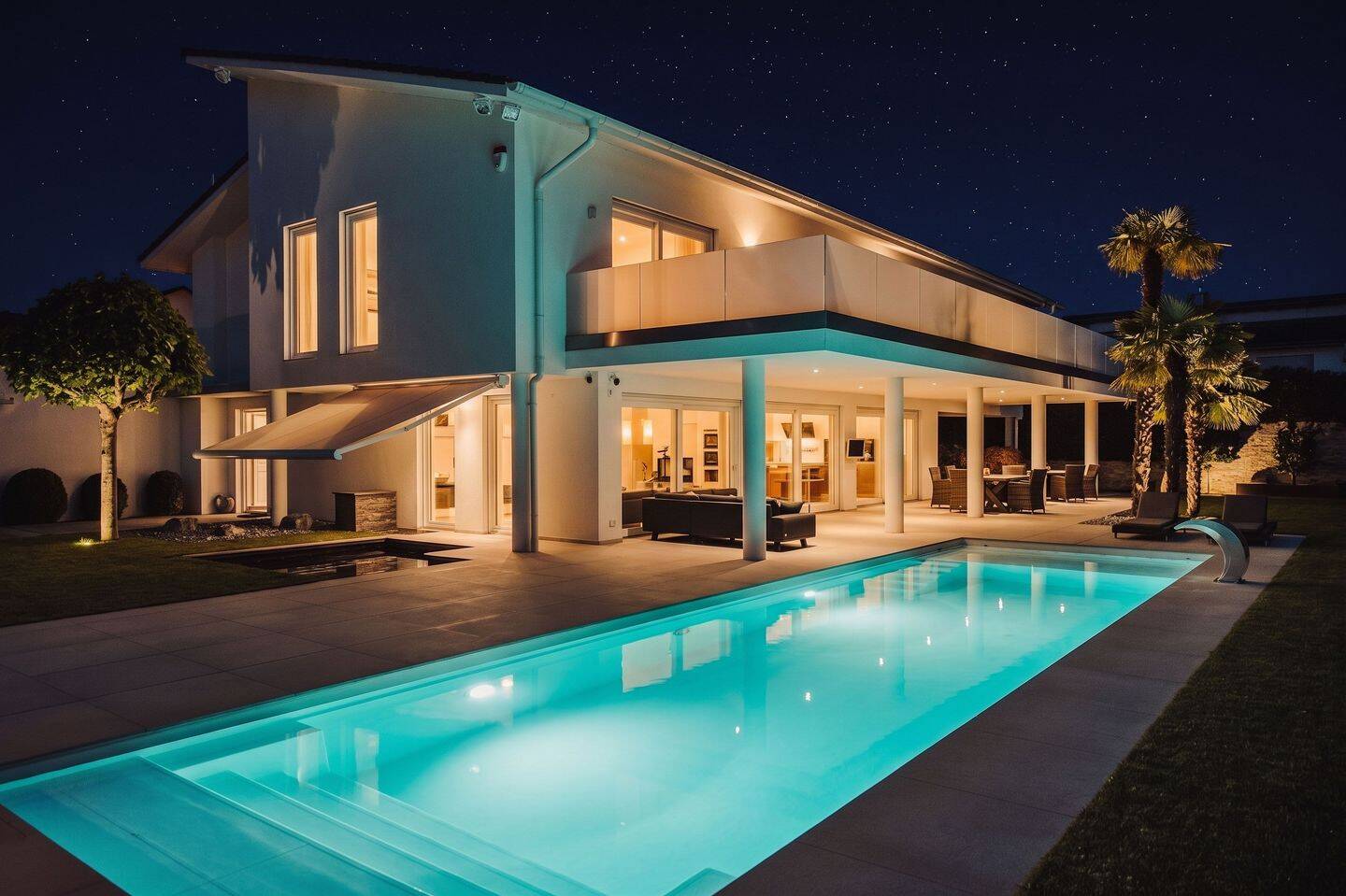 Villa Beverly_Luxuriöses Haus mit Traumgarten & Pool, 78234 Engen
