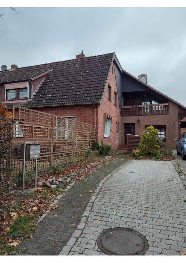 Charmantes Doppelhaushalte mit Vorgarten und Parkplatz, 23843 Bad Oldesloe