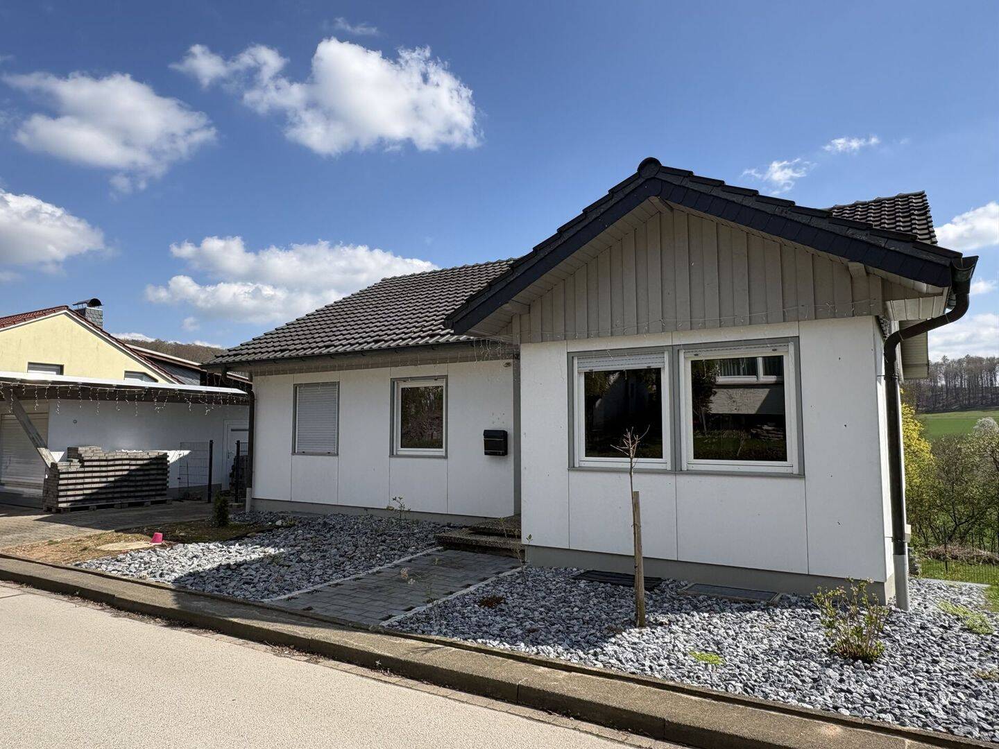 Familienhaus in Hanglage mit schönem Blick ins Grüne, 32805 Horn-Bad Meinberg