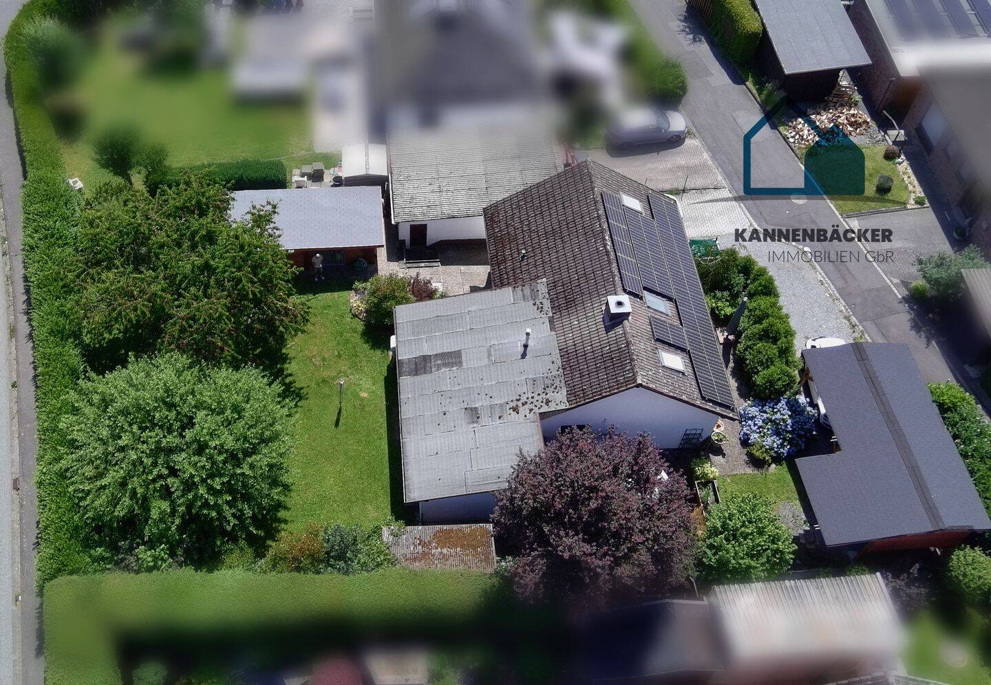 Modernisiertes Einfamilienhaus mit Wärmepumpe, PV-Anlage, großem Garten und XXL-Carport, 56269 Dierdorf
