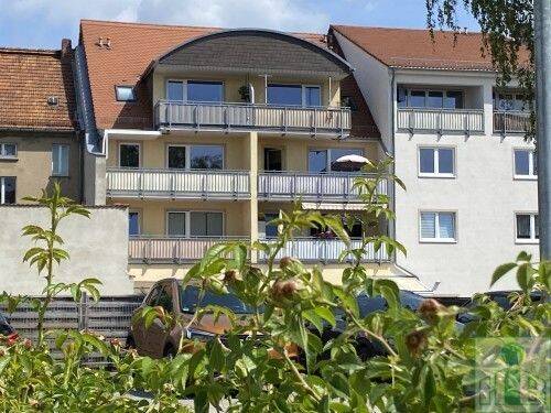 2-Raum-Wohnung mit großzügigem Balkon, neu ausgestattetem Bad und PKW-Stellplatz im Zentrum von Bautzen zu verkaufen., 2625 Bautzen