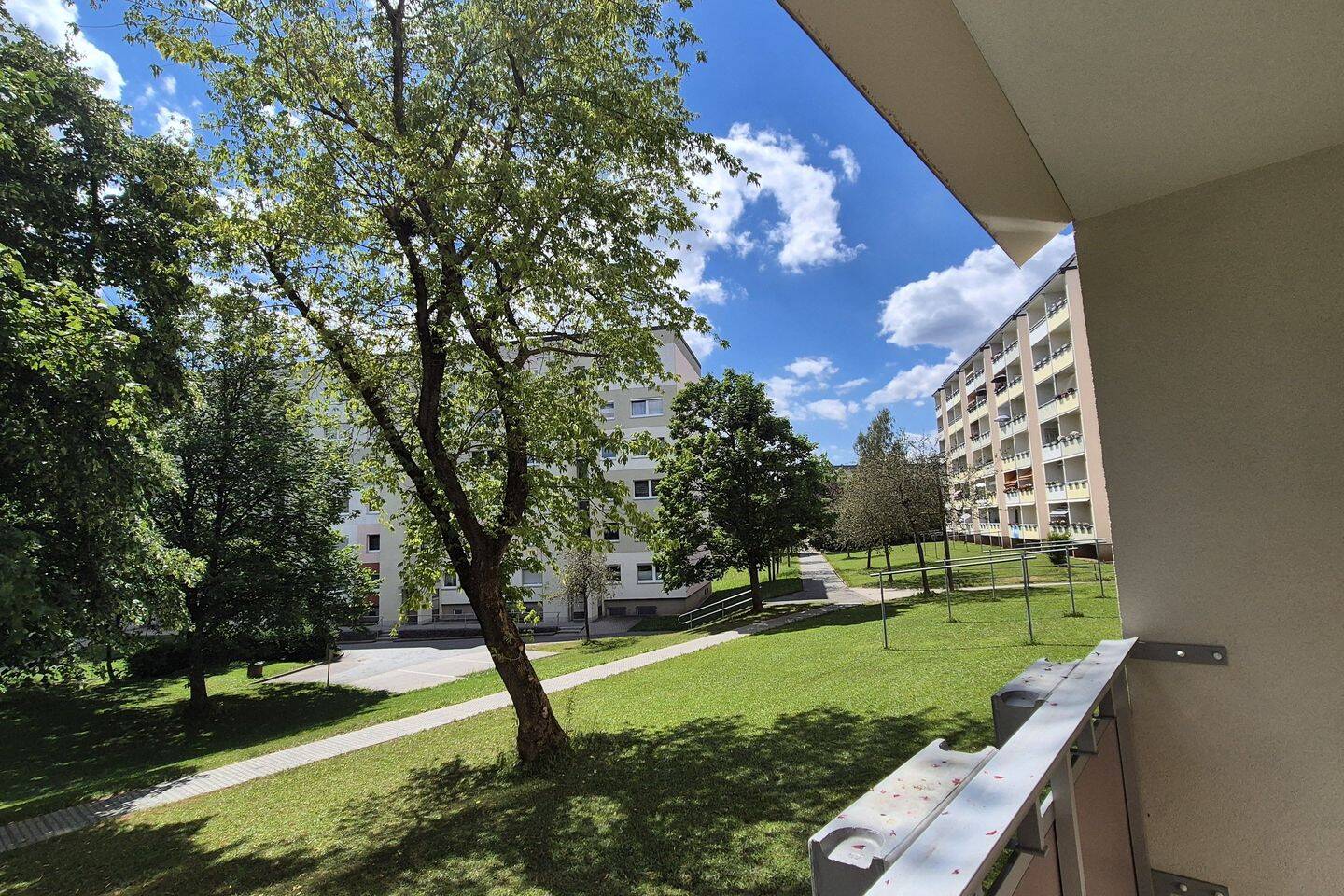 Altersgerechte Wohnung mit „grüner“ Aussicht, 9337 Hohenstein-Ernstthal
