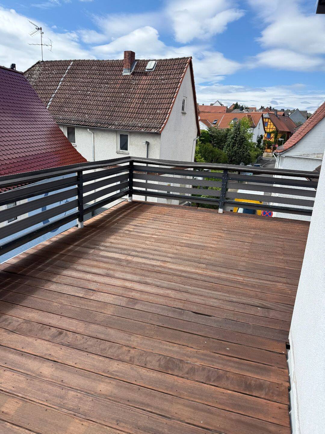 Frisch renovierte Doppelhaushälfte | 5 Zimmer | Neue Küche & Bad | Terrasse | Dachstudio, 61267 Neu-Anspach