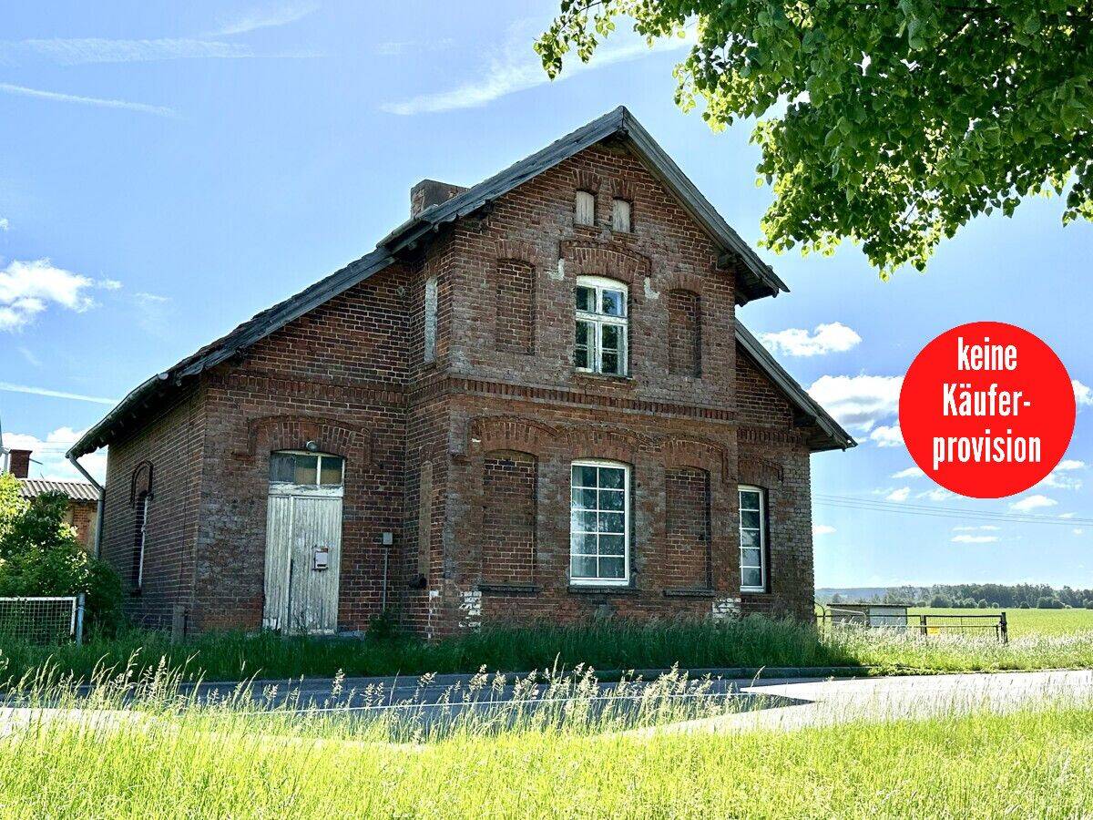 HORN IMMOBILIEN ++ Chausseehaus in Alleinlage bei Friedland, 17098 Friedland