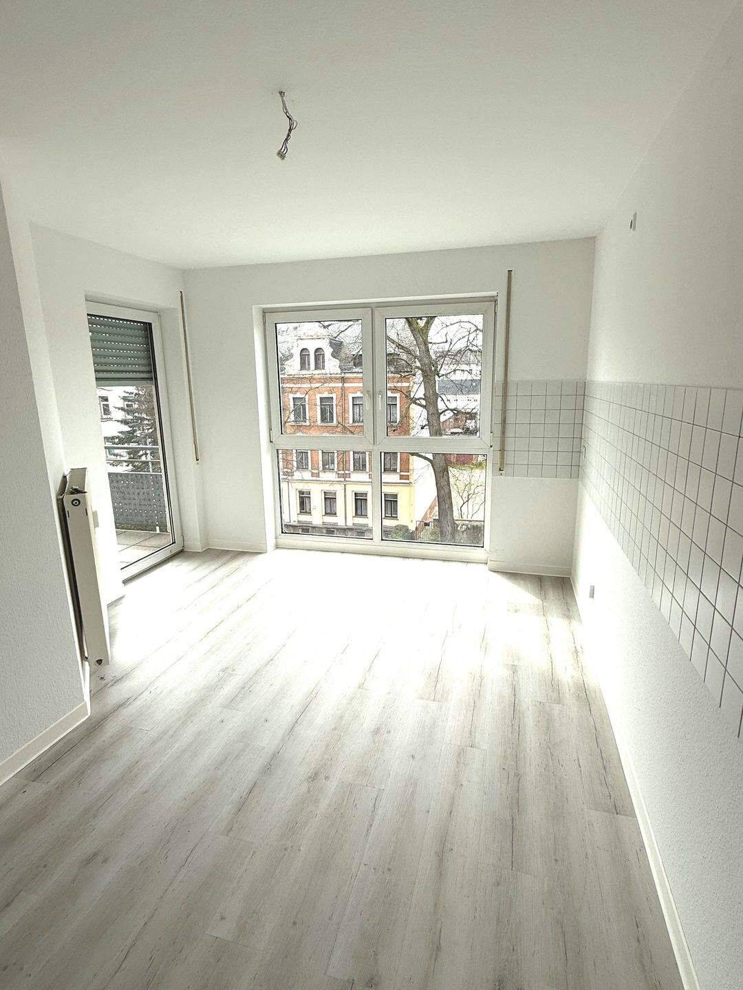 2-Raum mit großem Balkon – barrierefrei, 9126 Chemnitz (Altchemnitz Bernsdorf Gablenz Lutherviertel Sonnenberg)
