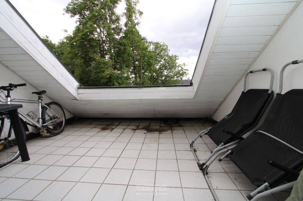 2 ZKB-Wohnung mit Dachterrasse im Regensburger Süden!, 93051 Regensburg (Galgenberg Großprüfening-Dechbetten-Königswiesen Kumpfmühl-Ziegetsdorf-Neuprüll)