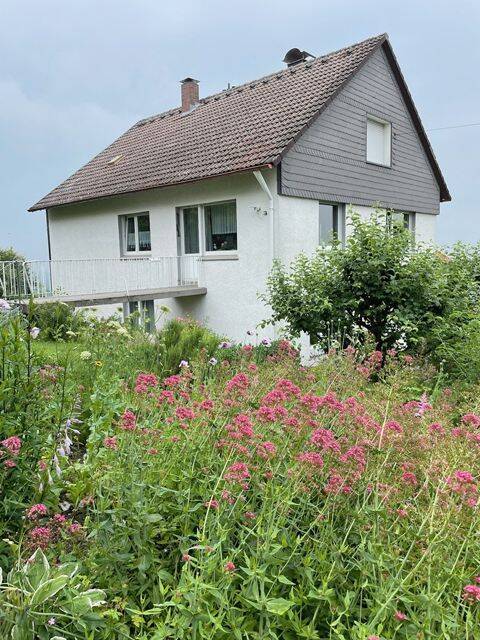 ZFH in Rüthen-Kallenhardt … Mehrgenerationenhaus mit Potential … ca. 158 m² Wfl., 8 Zimmer, ca. 572 m² Grund, 59602 Rüthen