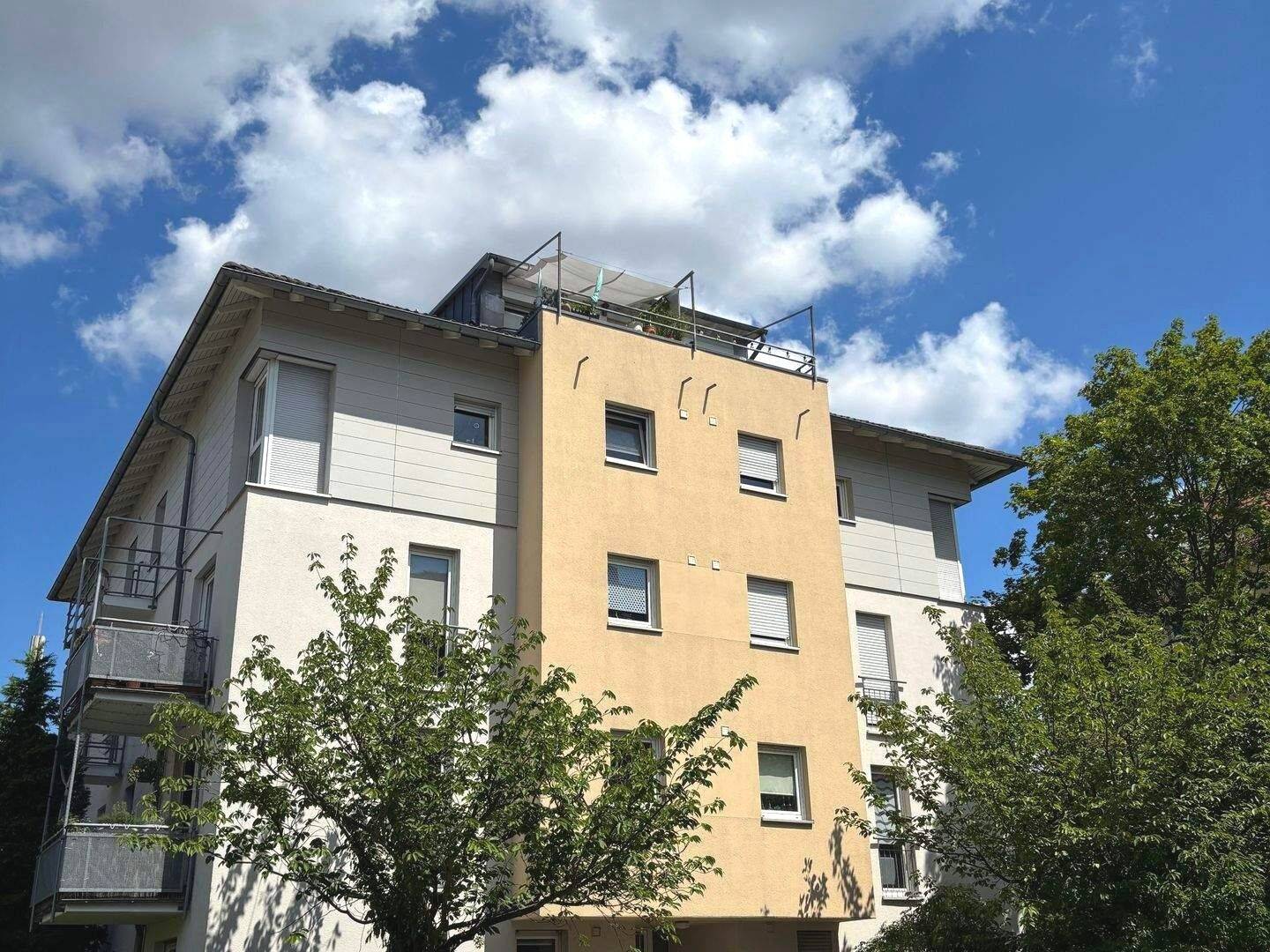 Frisch renovierte Terrassenwohnung mit Stellplatz !, 1279 Dresden (Blasewitz Laubegast Leuben Seidnitz/Dobritz Tolkewitz/Seidnitz-Nord)