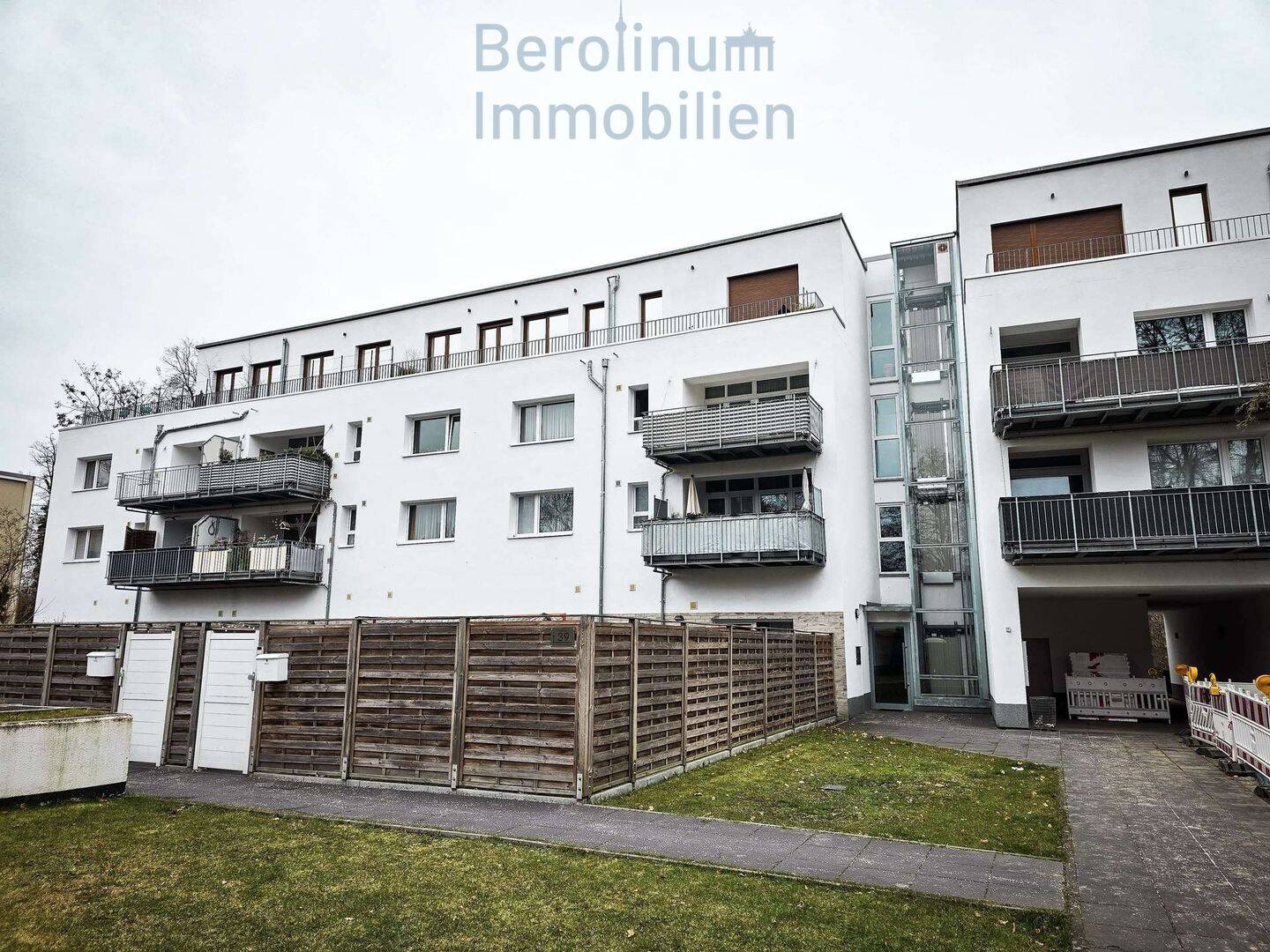 Jetzt an die Zukunft denken: helle 1-Zi-Whg mit Balkon in grüner Lage, 12169 Berlin (Steglitz-Zehlendorf Steglitz)