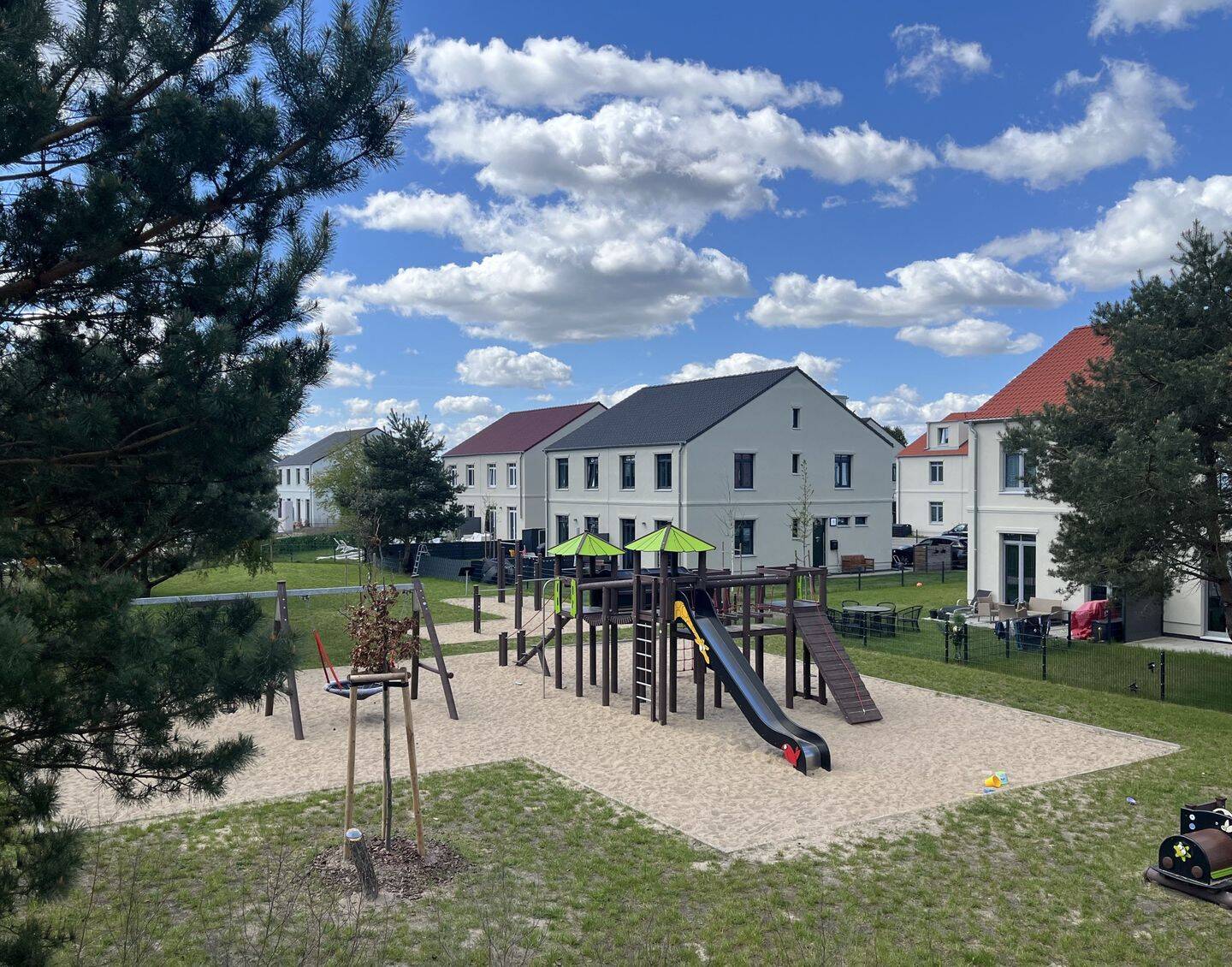 Nähe Velten, Hennigsdorf, Falkensee: NKM ab 13,92 €/ m² inkl. Gartenanteil und Stellplätzen, 14621 Schönwalde-Glien