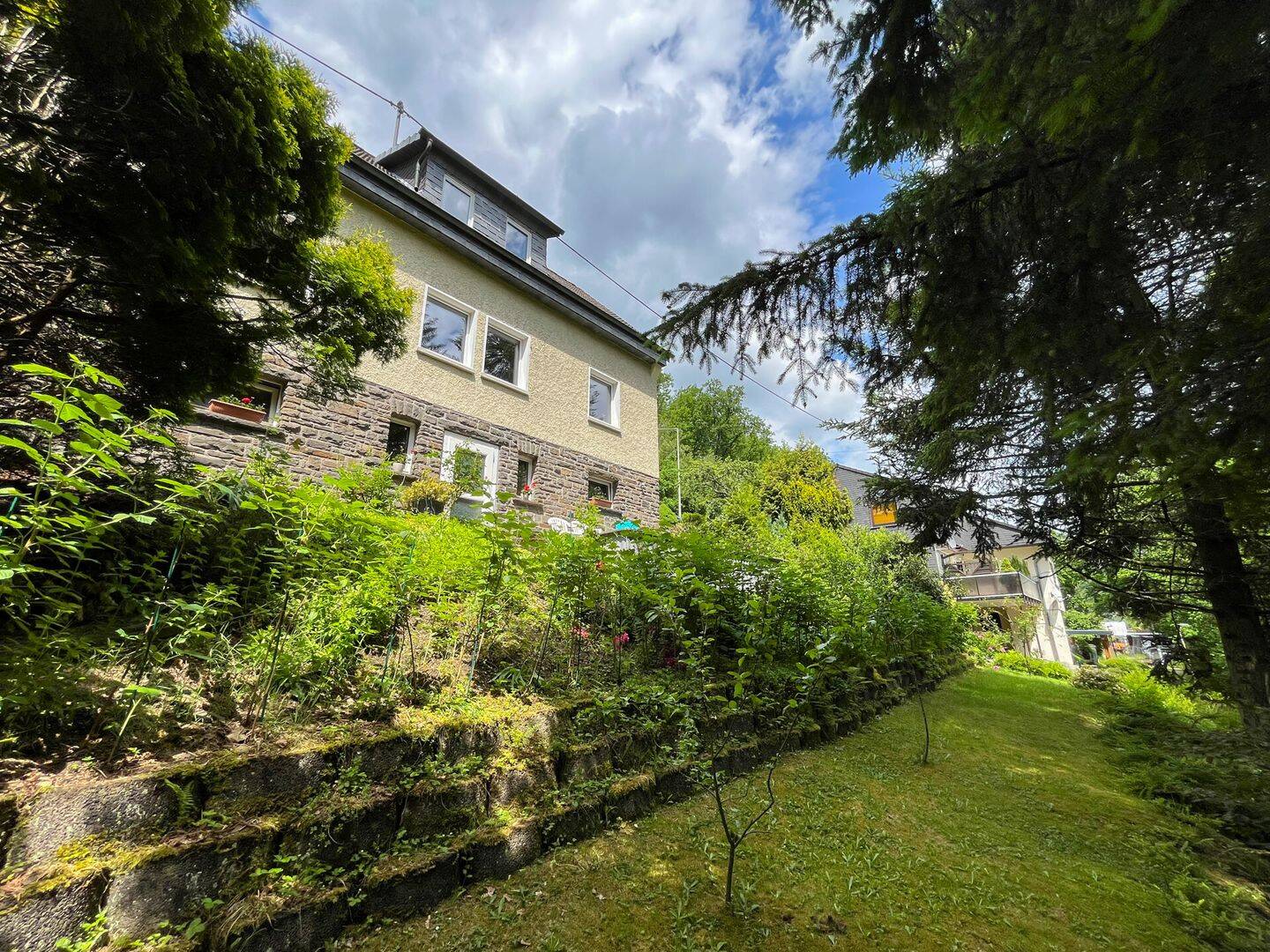 Sehr gepflegtes Einfamilienhaus mit Garten in Siegen-Trupbach!, 57072 Siegen